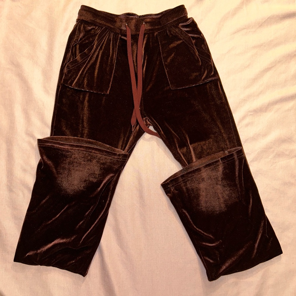 Brown Y2K type pants!